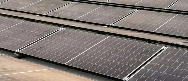 Befestigung PV-Flachdach: Montagesysteme im Vergleich