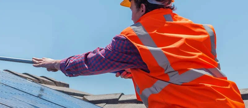 Photovoltaik reinigen: Kosten, Bedarf und sichere Pflege