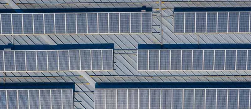 Photovoltaik-Flachdach: Winkel, Fläche und Ertrag (2026)