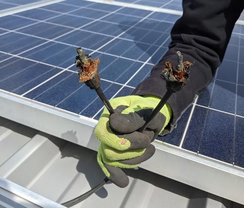 Kaputter Solarstecker.2JtHE8Ez